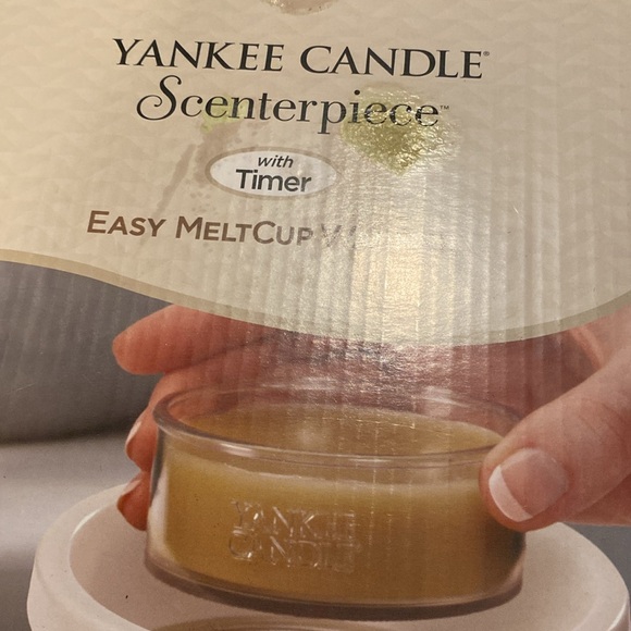 Yankee Candle Scenterpiece Meltcup Warmer - with Timer NEW - Picture 2 of 9